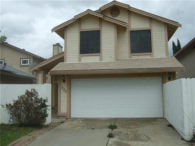 2nd image of 229 Delta Leaf Way
