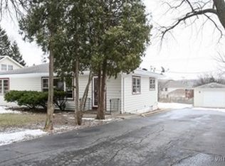 435 Village Rd, Willowbrook, IL 60527