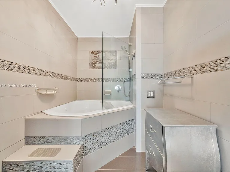 5555 Collins Ave #16A — Photo 14