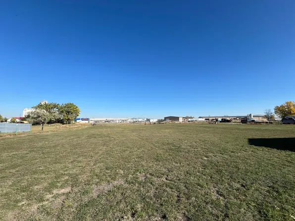 533 9th Ave SW, Great Falls, MT 59404