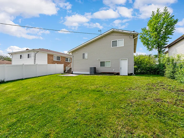 660 56th Pl — Photo 27