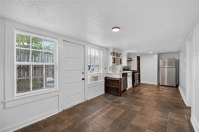 1 bed, 1.0 bath, 450 sqft, $1,200 — Photo 4