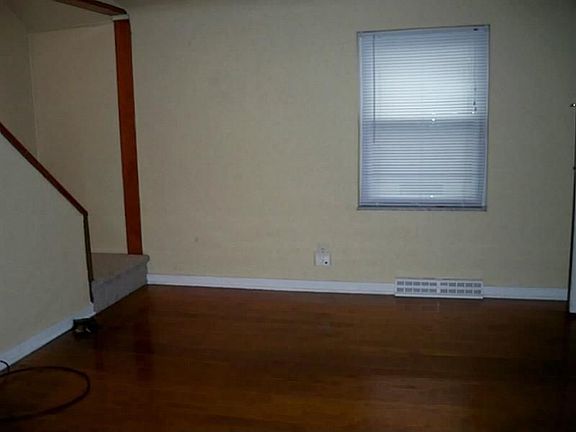 4th image of 430 Cedar St
