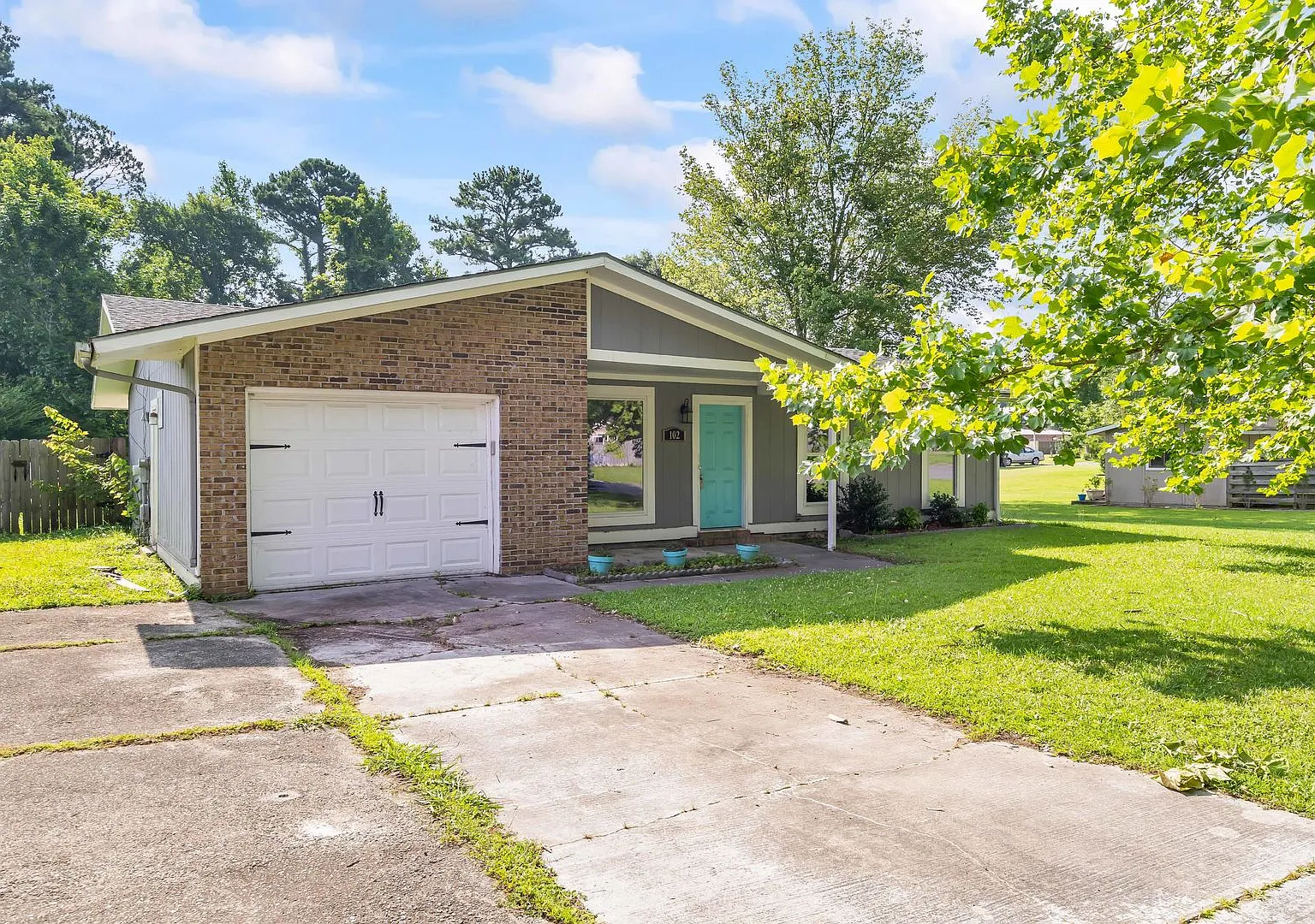 Granite Counters, Large Deck & Huge Backyard This One Has It All! — Photo 3