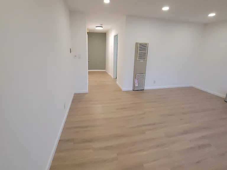 332 N Isabel St #7 — Photo 16