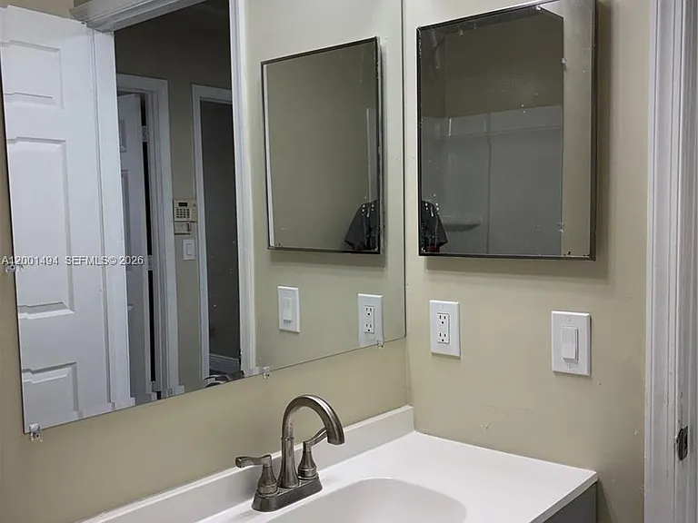 5450 NW 94th Ter — Photo 19