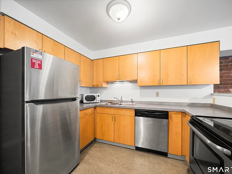 40 Elm St #B — Photo 5