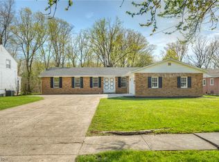 195 Canterbury Rd, Elyria, OH 44035