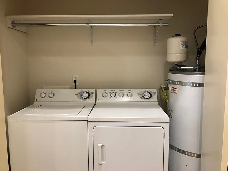 Newell Court Apartments, downtown Mercer Island — Photo 35