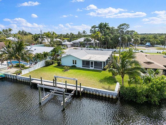 3rd image of 1559 SW Dyer Point Road