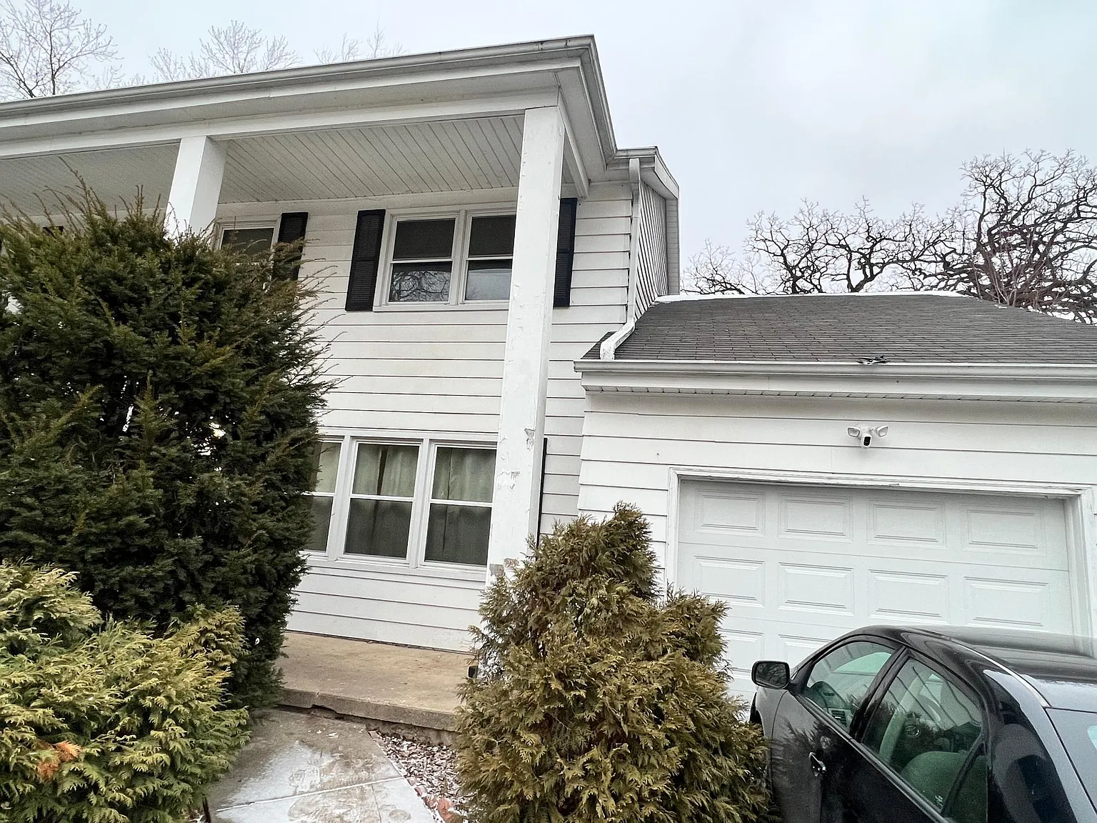 3 bed, 1.5 bath, 1700 sqft, $2,100 — Photo 2