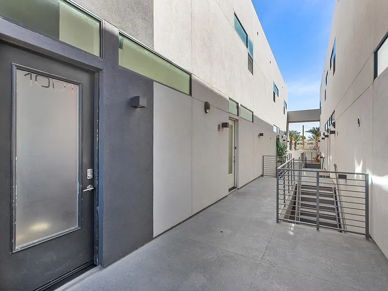 7301 E Minnezona Ave #1006 — Photo 39
