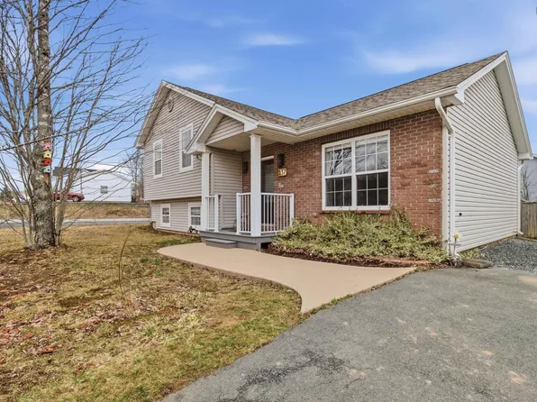 37 White Rd, East Hants, NS B2T 1L4
