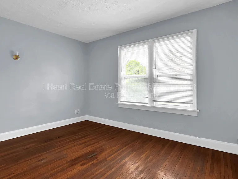 1026 Ellsworth Ave — Photo 14