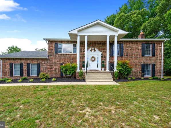 801 White Marsh Ct, Huntingtown, MD 20639