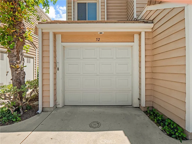 24514 McBean Pkwy — Photo 2
