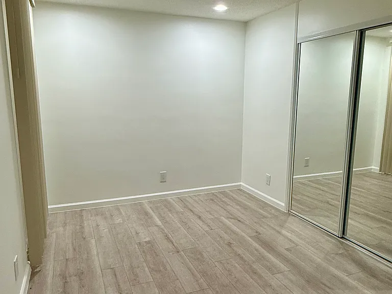 1617 N Poinsettia Place — Photo 35