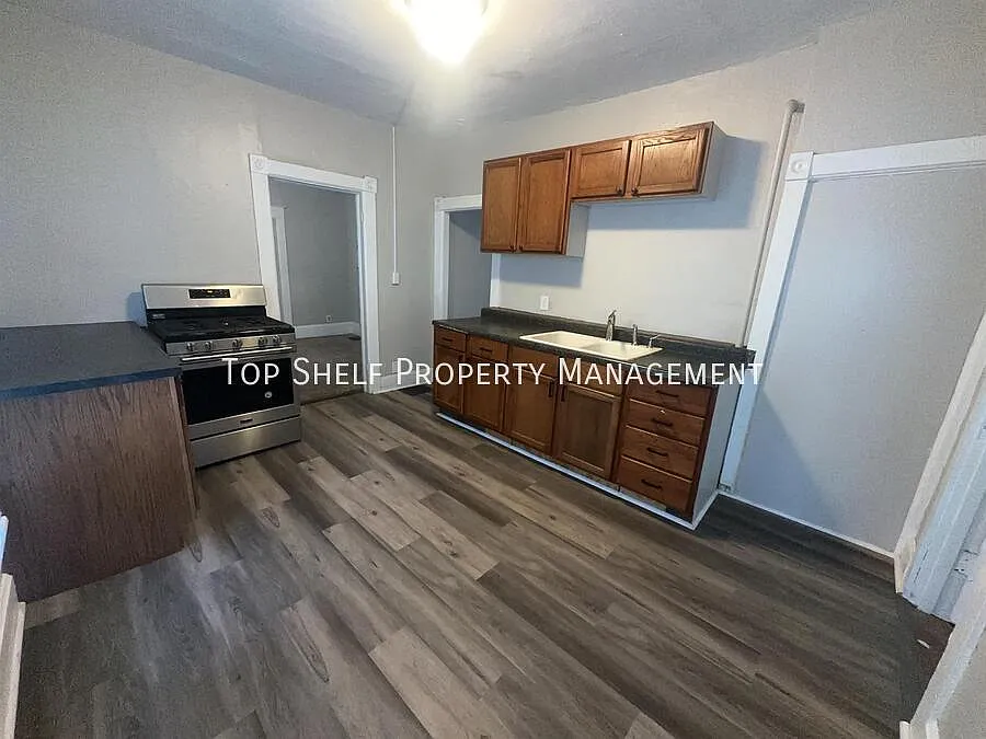 3 bed, 1400 sqft, $1,450 — Photo 3
