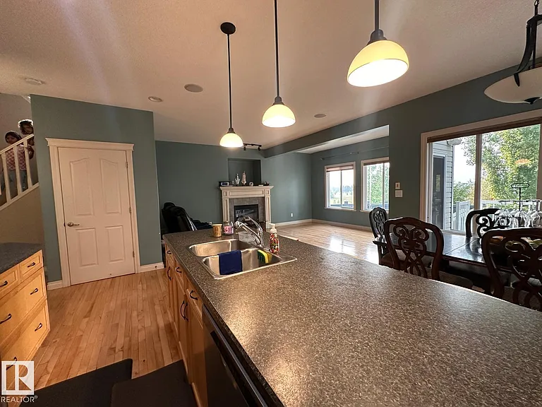 30 Virginia Ave — Photo 5