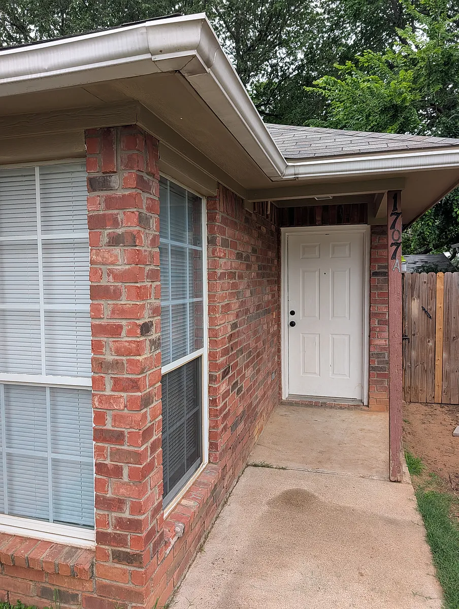 Building Photo - 1707 Tina Marie Rd #A