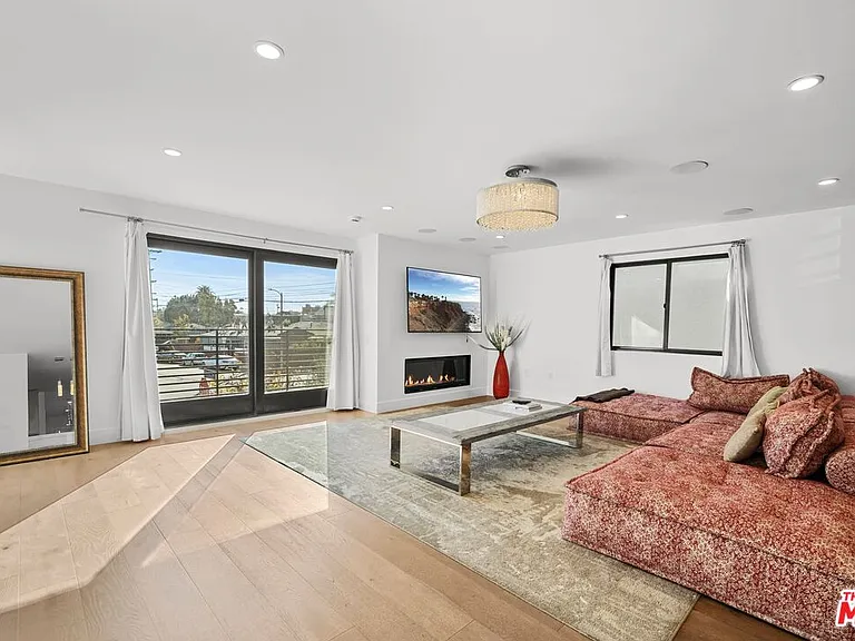 411 Grand Blvd — Photo 15
