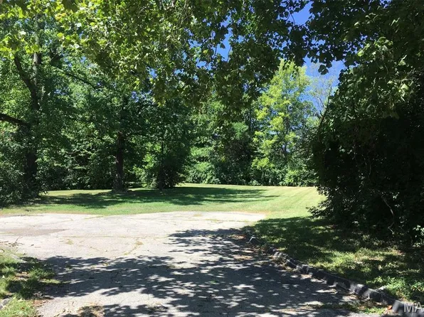 866 Deaver Ln, Saint Louis, MO 63141