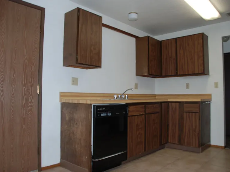 1704 Antoine Ave — Photo 7