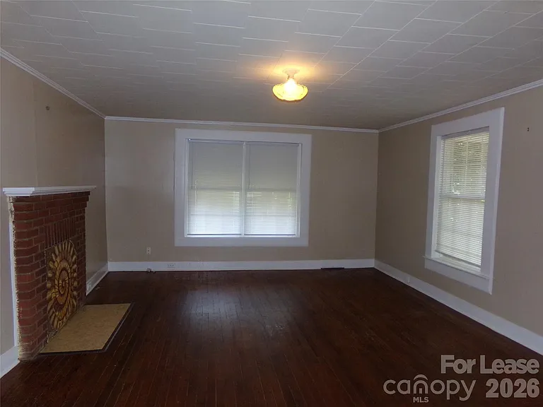 729 Spruce St — Photo 13