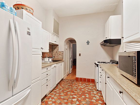 4th image of 528 Governor Nicholls St