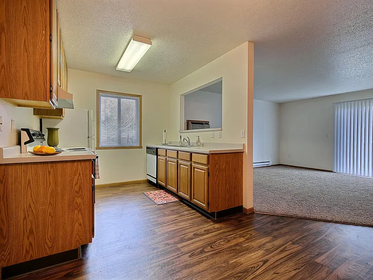 Fargo, ND Oxford Apartments | Kitchen