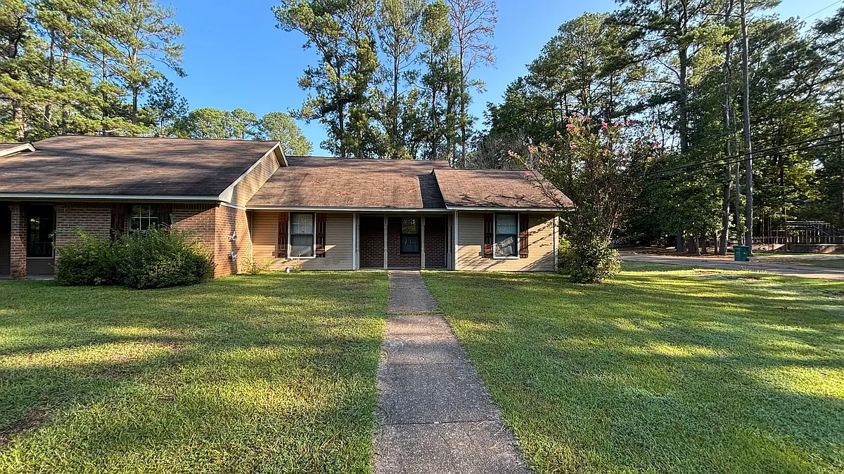 Building Photo - 101 Briarwood Cir