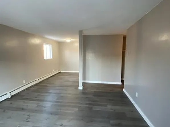 Local 25 Apartments - 25