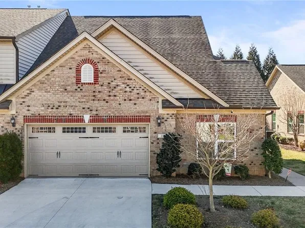 218 Saint Elizabeth Dr, Gibsonville, NC 27249