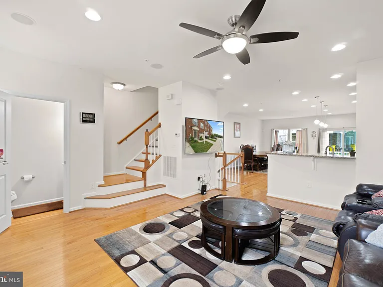 8056 Locust Mill St — Photo 4
