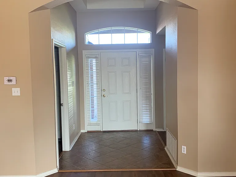 1113 Branchwood Way — Photo 2