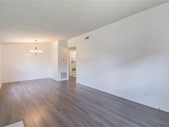 5th image of 4009 Nestle Oaks Pl APT 204