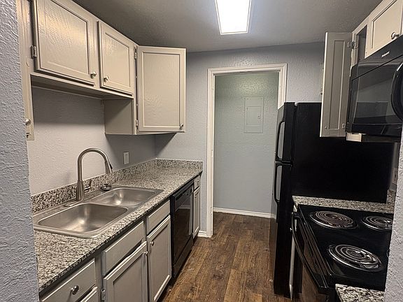 4th image of 735 N Nursery Rd #112