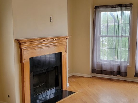 2nd image of 7410 N Winchester Ave APT 3n