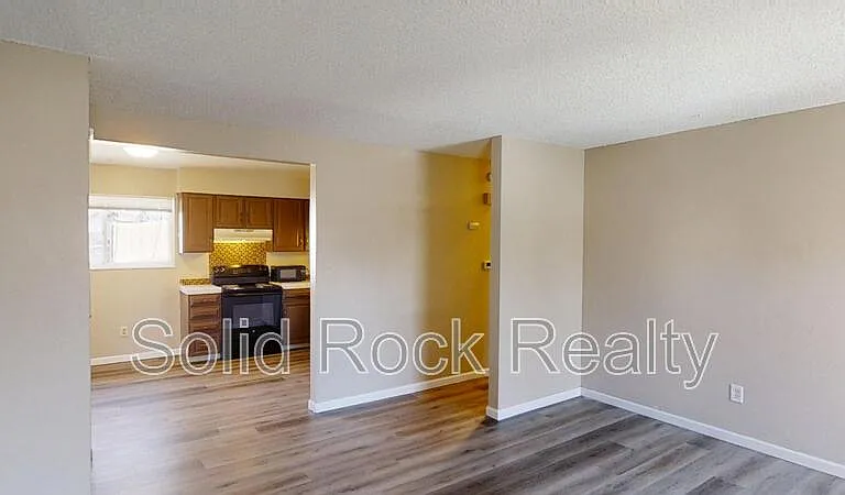 357 Gahart Dr #4 — Photo 3