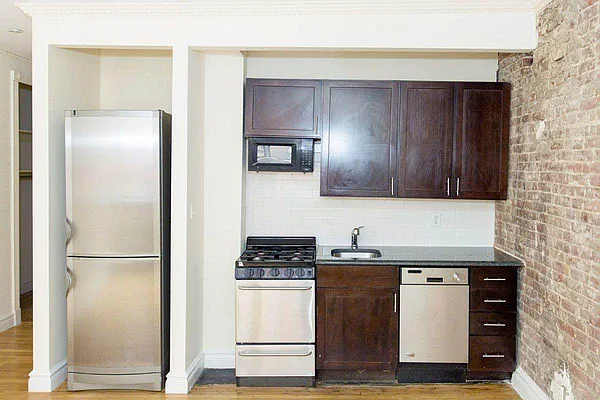 Rented by Amin Property Group Inc | media 2