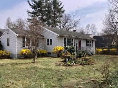 211 Lakeview Ave, Tyngsboro, MA, 01879