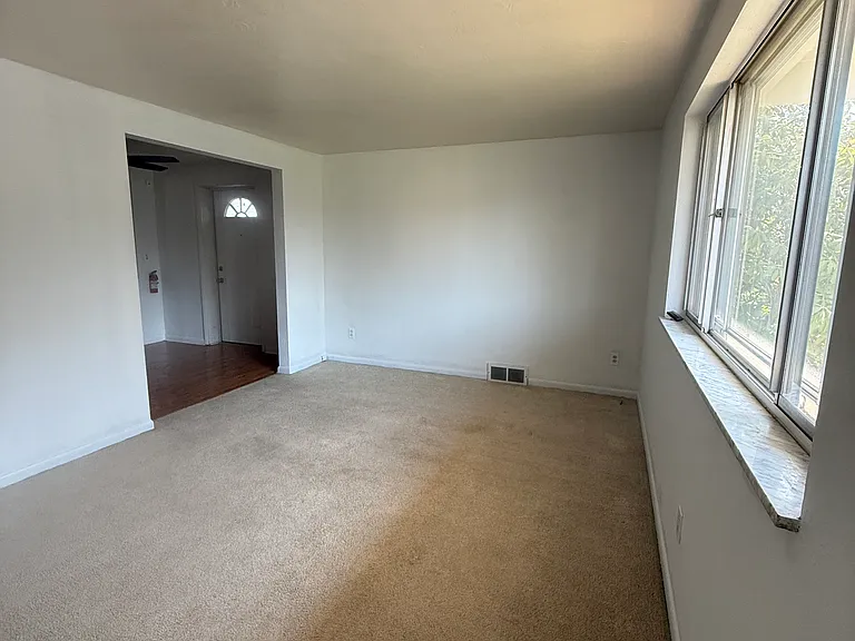 903 Chester Ave #1 — Photo 10