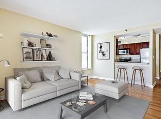 Evanston Place, Evanston, IL 60201