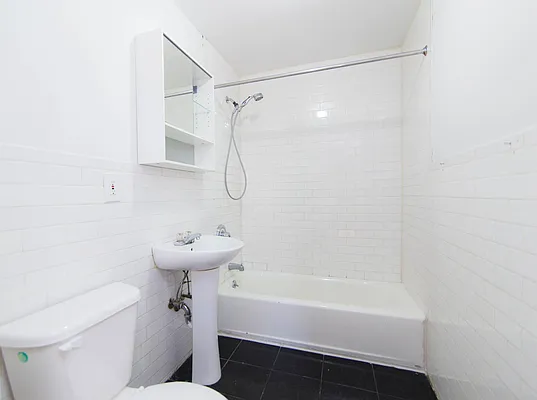 Rented by Nooklyn NYC LLC | media 10