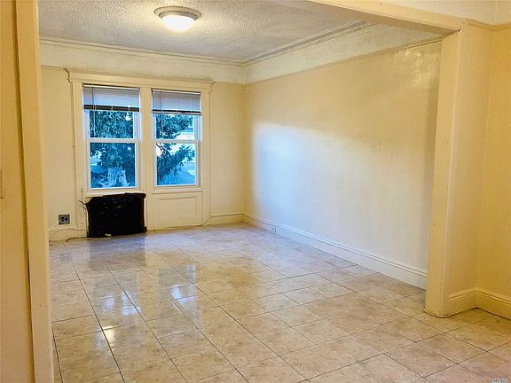 4th image of 9514 112th St #2
