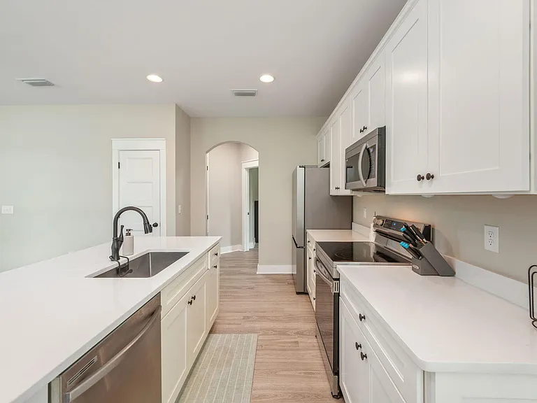 3168 Maple St — Photo 15