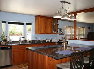 1319 S Stage Coach Ln, Fallbrook, CA 92028