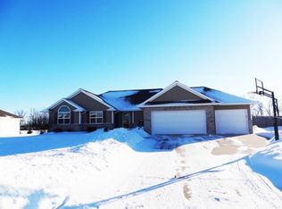 1947 Minten Way, De Pere, WI 54115