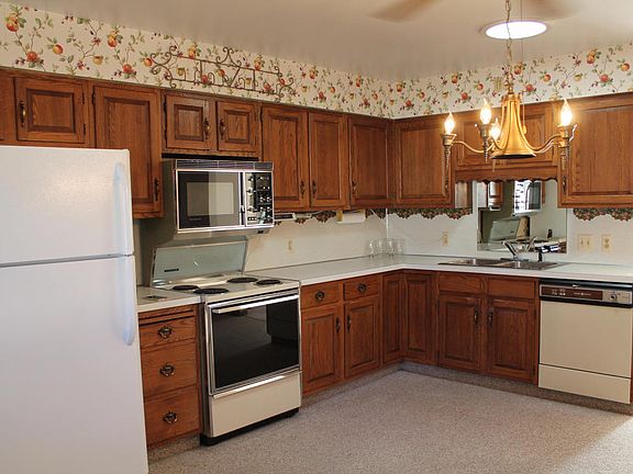2nd image of 5767 Leisure South Dr SE