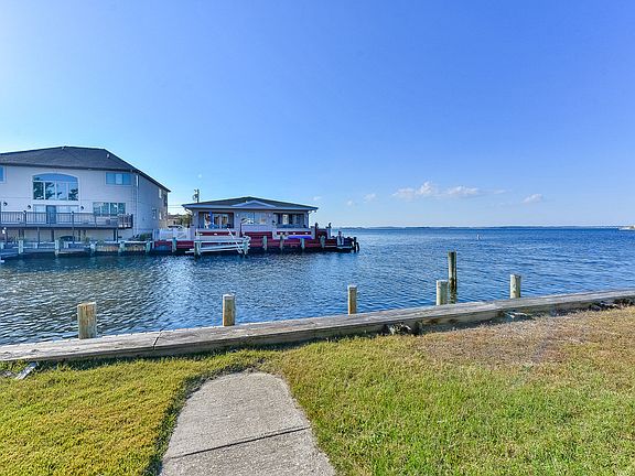 Dock